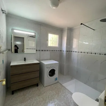 Familjeboende Med Stor Gemensam Pool Och Fin Utsikt Apartment