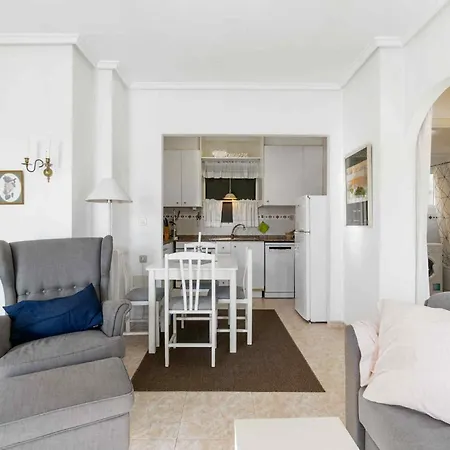 Apartment Familjeboende Med Stor Gemensam Pool Och Fin Utsikt *