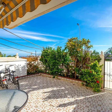Familjeboende Med Stor Gemensam Pool Och Fin Utsikt Lägenhet Torrevieja