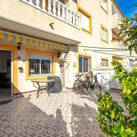 Familjeboende Med Stor Gemensam Pool Och Fin Utsikt *