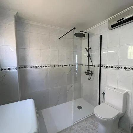 Familjeboende Med Stor Gemensam Pool Och Fin Utsikt Apartment *