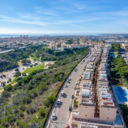Familjeboende Med Stor Gemensam Pool Och Fin Utsikt Torrevieja