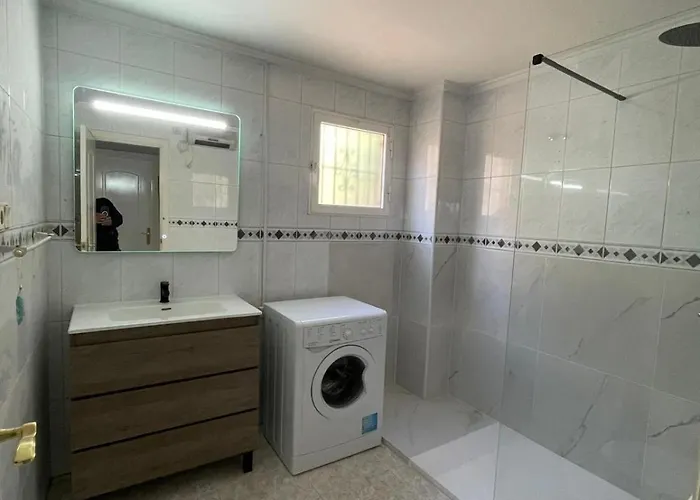 Familjeboende Med Stor Gemensam Pool Och Fin Utsikt Apartment