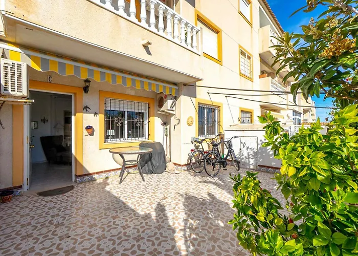 Familjeboende Med Stor Gemensam Pool Och Fin Utsikt *