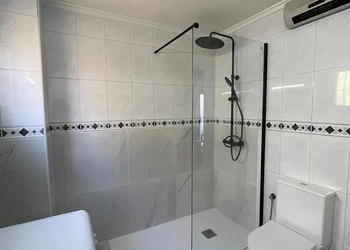 Familjeboende Med Stor Gemensam Pool Och Fin Utsikt Apartment *